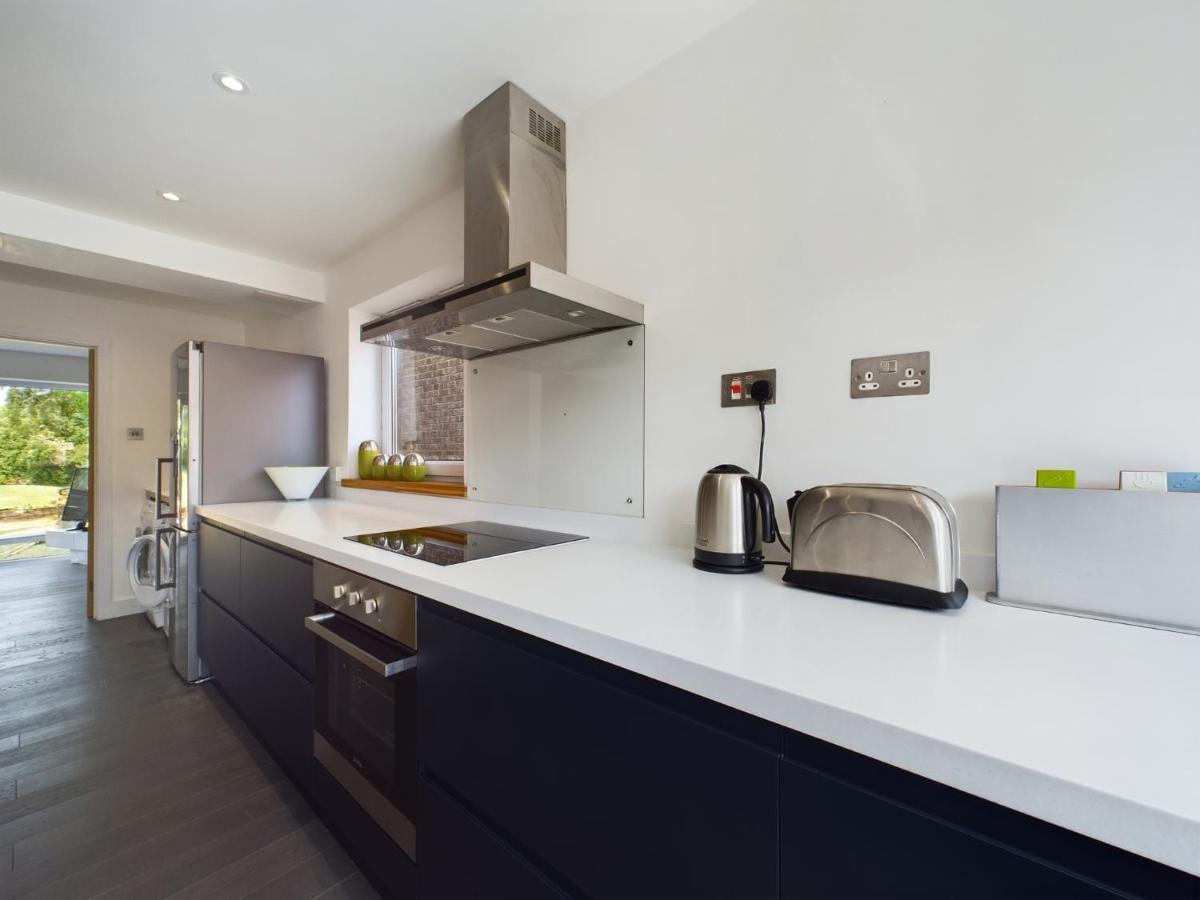 Stylish Cotswold Parking Peaceful Garden Villa Winchcombe Bagian luar foto
